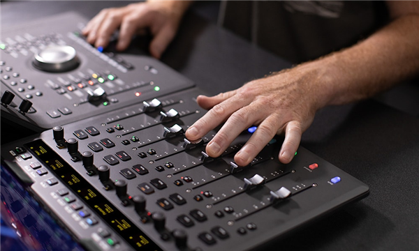 S1 Control Surface | Avid 