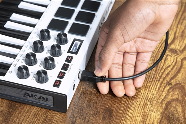 MPK mini MK3 White | AKAI Professional 