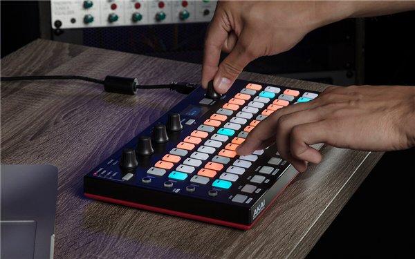 Fire (bez FL Studio) | AKAI Professional 