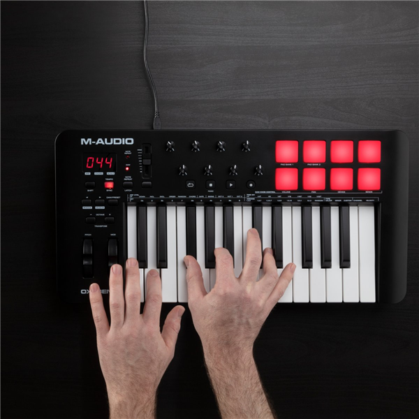 Oxygen 25 MK5 | M-Audio 