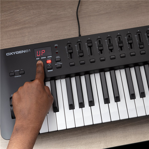 Oxygen 61 MK5 | M-Audio 
