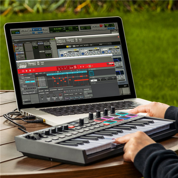 Oxygen PRO Mini | M-Audio 