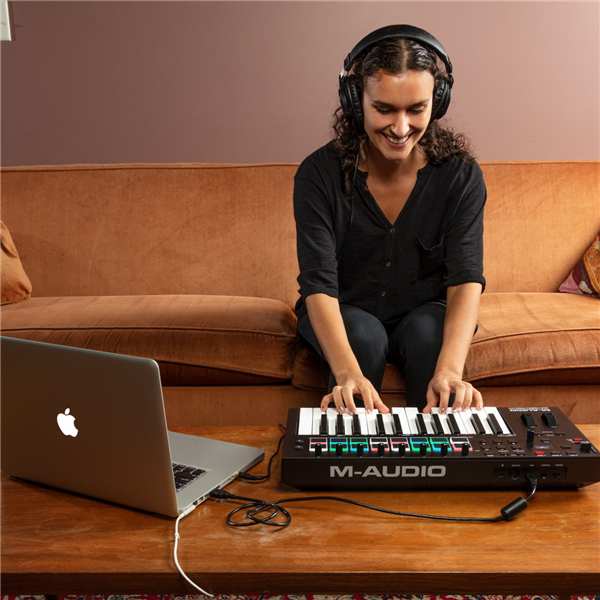 Oxygen PRO 25 | M-Audio 