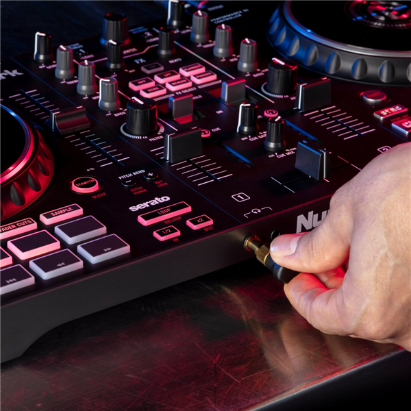 Mixtrack Pro FX | Numark 