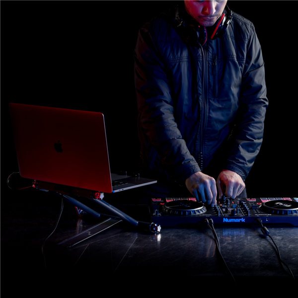 Mixtrack Pro FX | Numark 