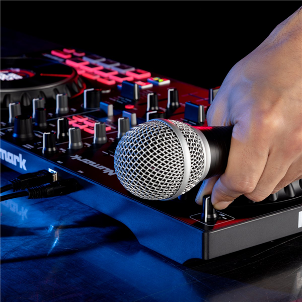 Mixtrack Platinum FX | Numark 