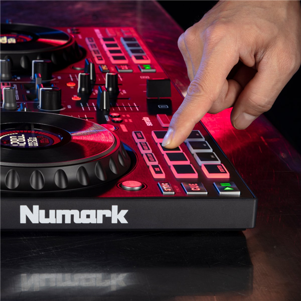 Mixtrack Platinum FX | Numark 