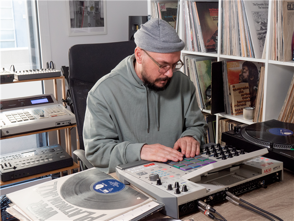MPC X SE | AKAI Professional 