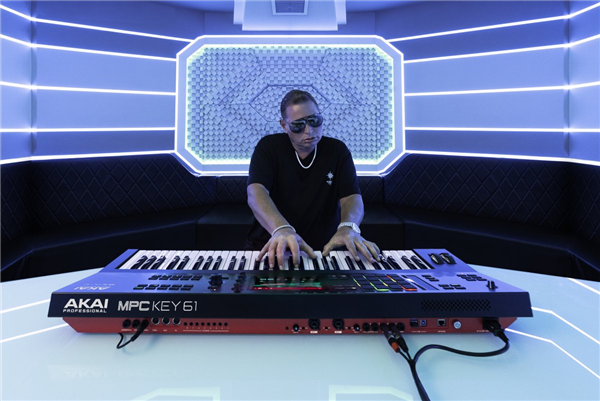 MPC KEY 61 | AKAI Professional 
