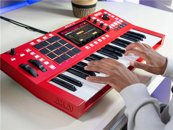MPC KEY 37 | AKAI Professional 