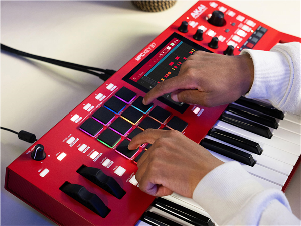 MPC KEY 37 | AKAI Professional 