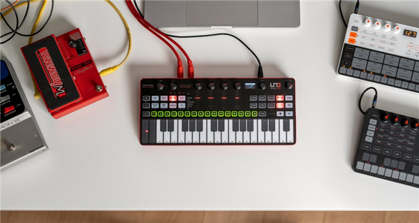 UNO Synth Pro Desktop | IK Multimedia 