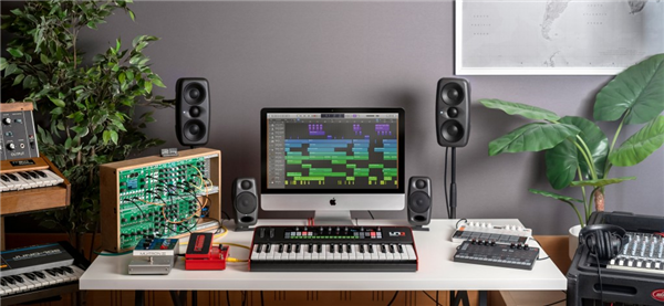 UNO Synth Pro Desktop | IK Multimedia 