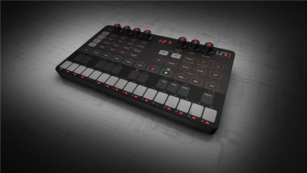 UNO Synth | IK Multimedia 