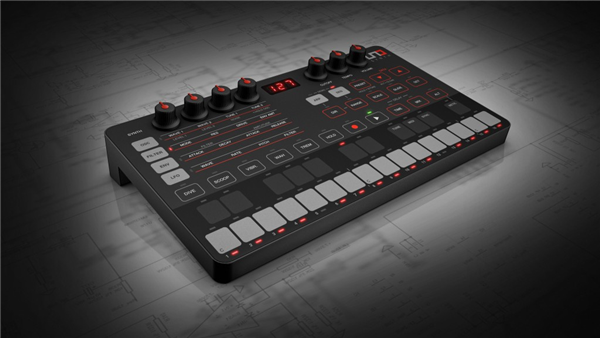UNO Synth | IK Multimedia 