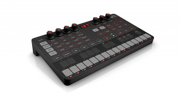 UNO Synth | IK Multimedia 