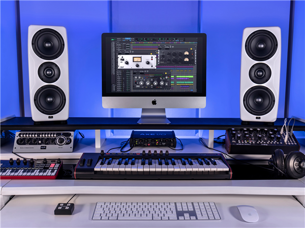 iLoud Precision MTM - White | IK Multimedia 
