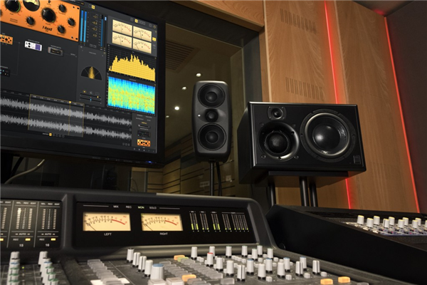 iLoud MTM | IK Multimedia 