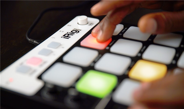iRig Pads (rozbalený) | IK Multimedia 